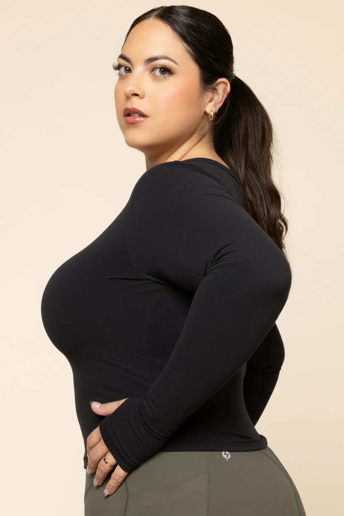 10033-call-me-baby-reversible-long-sleeve-top-cropped-black-1.webp