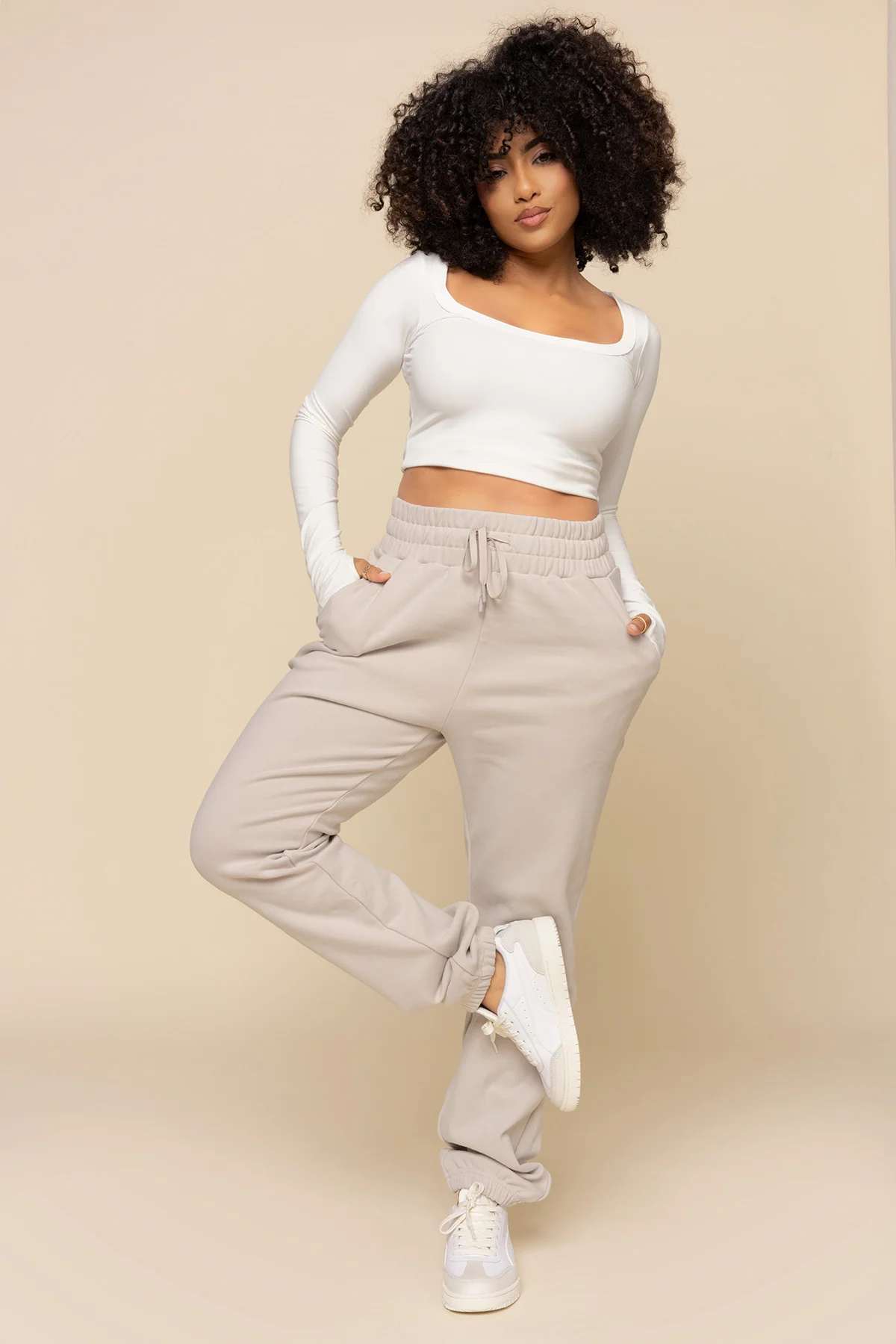 10257-ooey-gooey-sweatpant-silver-birch-1.webp