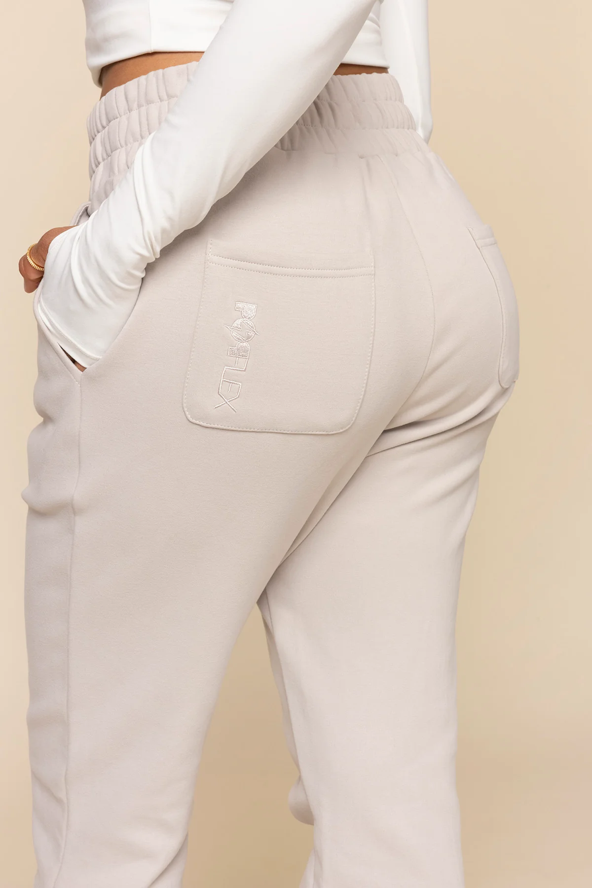 10257-ooey-gooey-sweatpant-silver-birch-1.webp