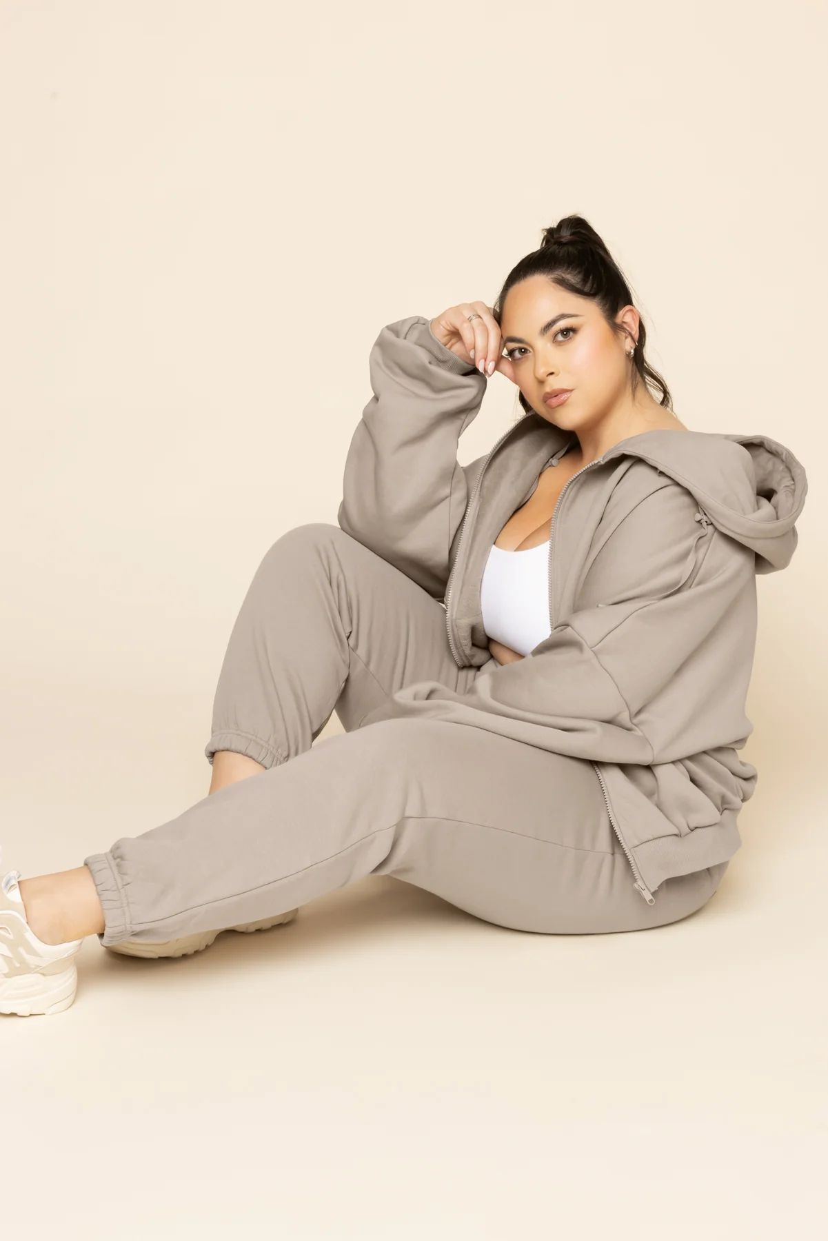 10267-cloud-rollover-sweatpant-taupe-1.webp