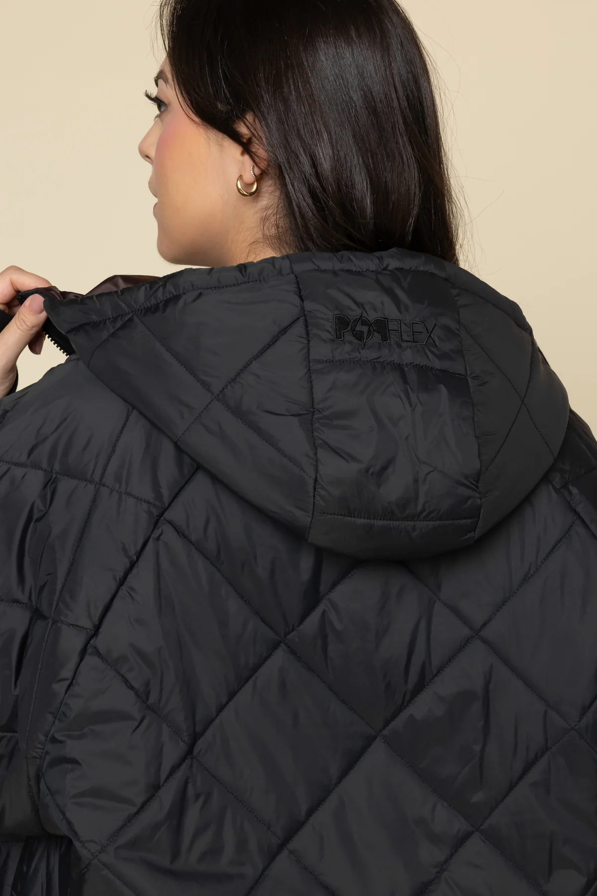 10415-pillow-packable-puffer-jacket-black-1.webp
