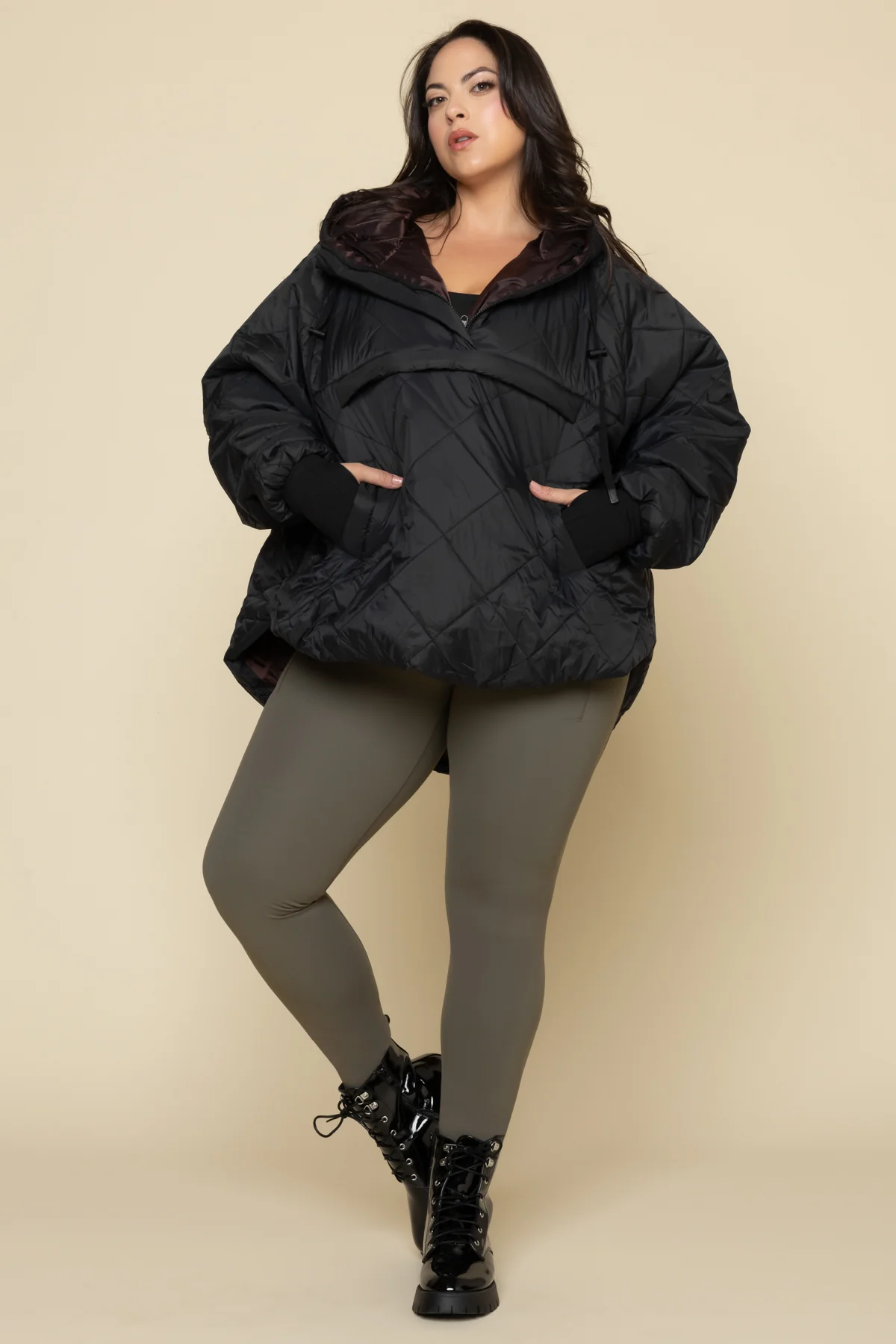 10415-pillow-packable-puffer-jacket-black-1.webp