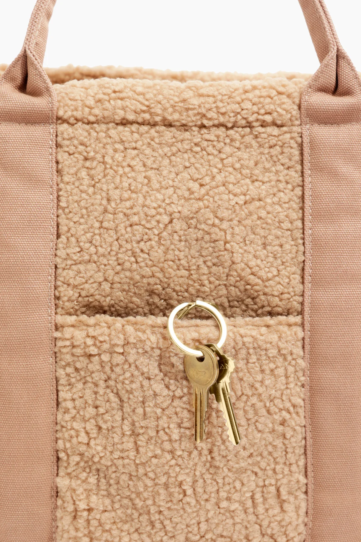108-sherpa-sloane-tote-brown-bear-1.webp