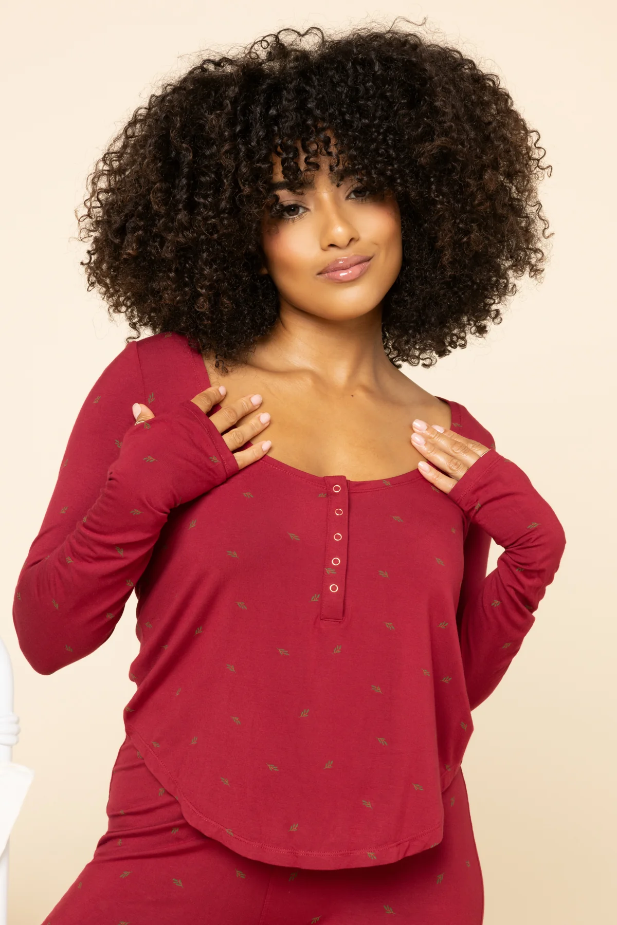 11033-sleep-tight-long-sleeve-henley-cranberry-1.webp