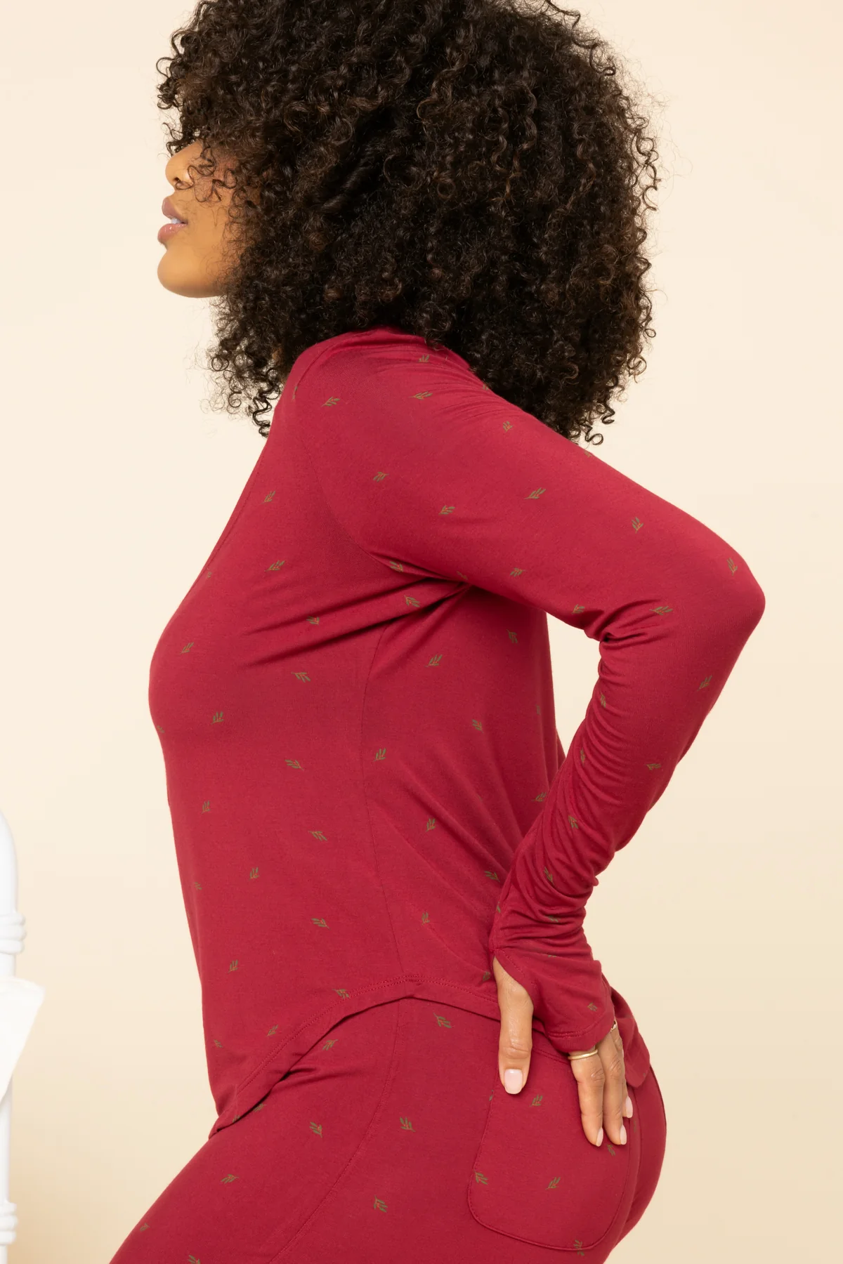 11033-sleep-tight-long-sleeve-henley-cranberry-1.webp