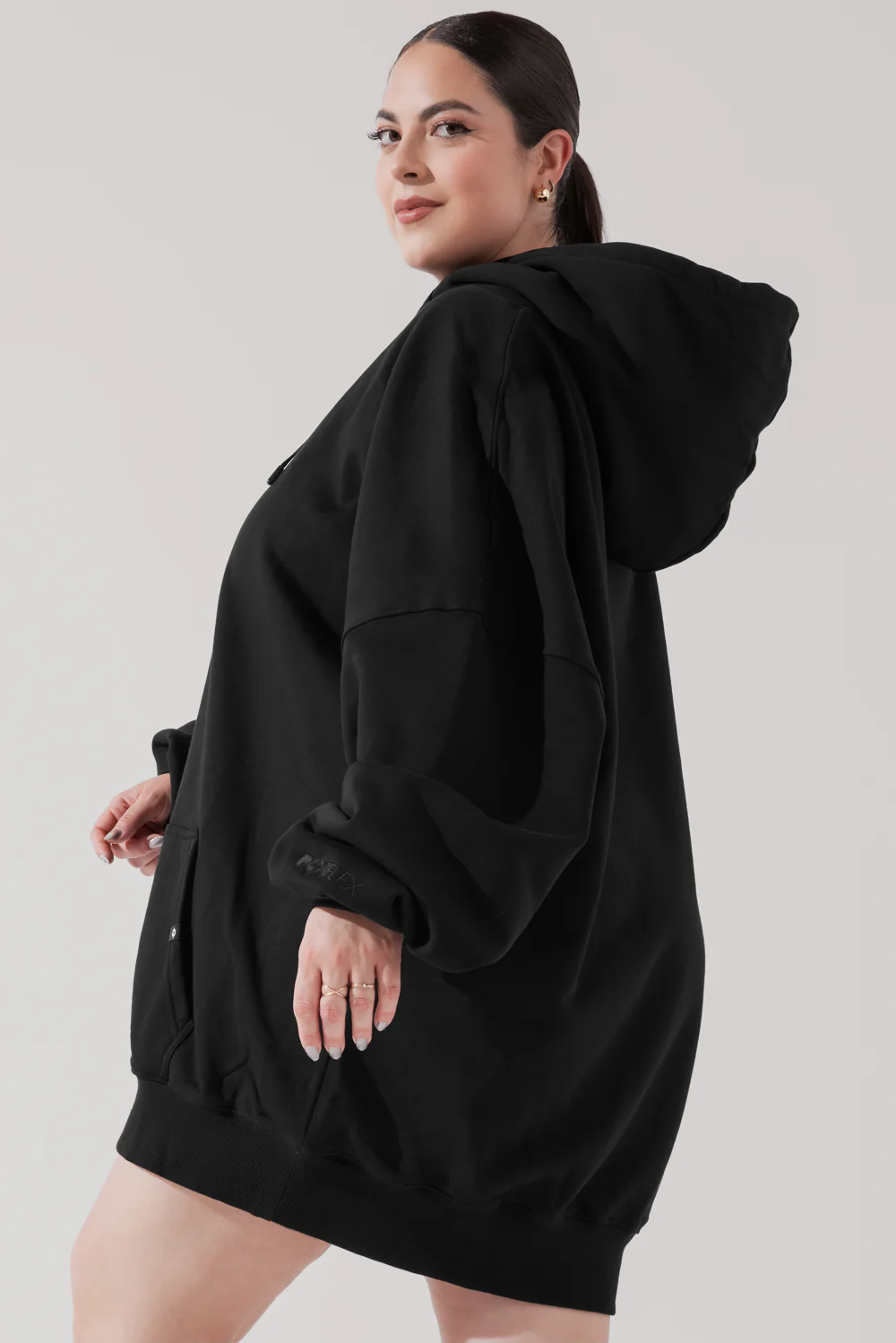 1105-long-cloud-hoodie-black-1.webp