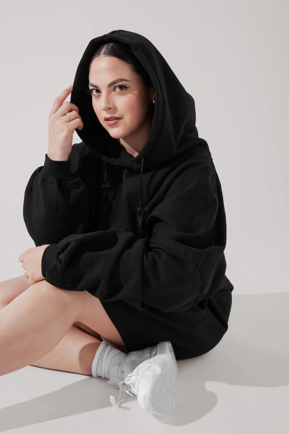 1105-long-cloud-hoodie-black-1.webp