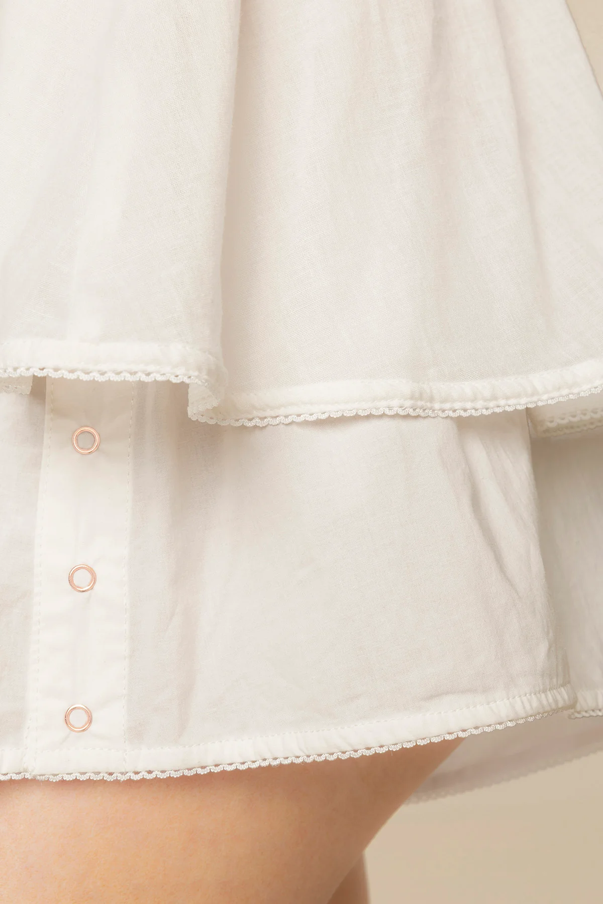 11091-flutter-sleep-short-cream-1.webp