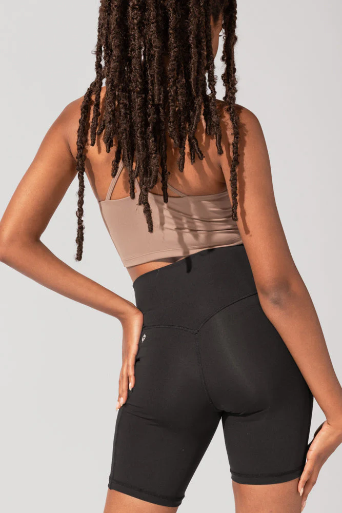 1175-crisscross-hourglass-biker-short-black-1.webp