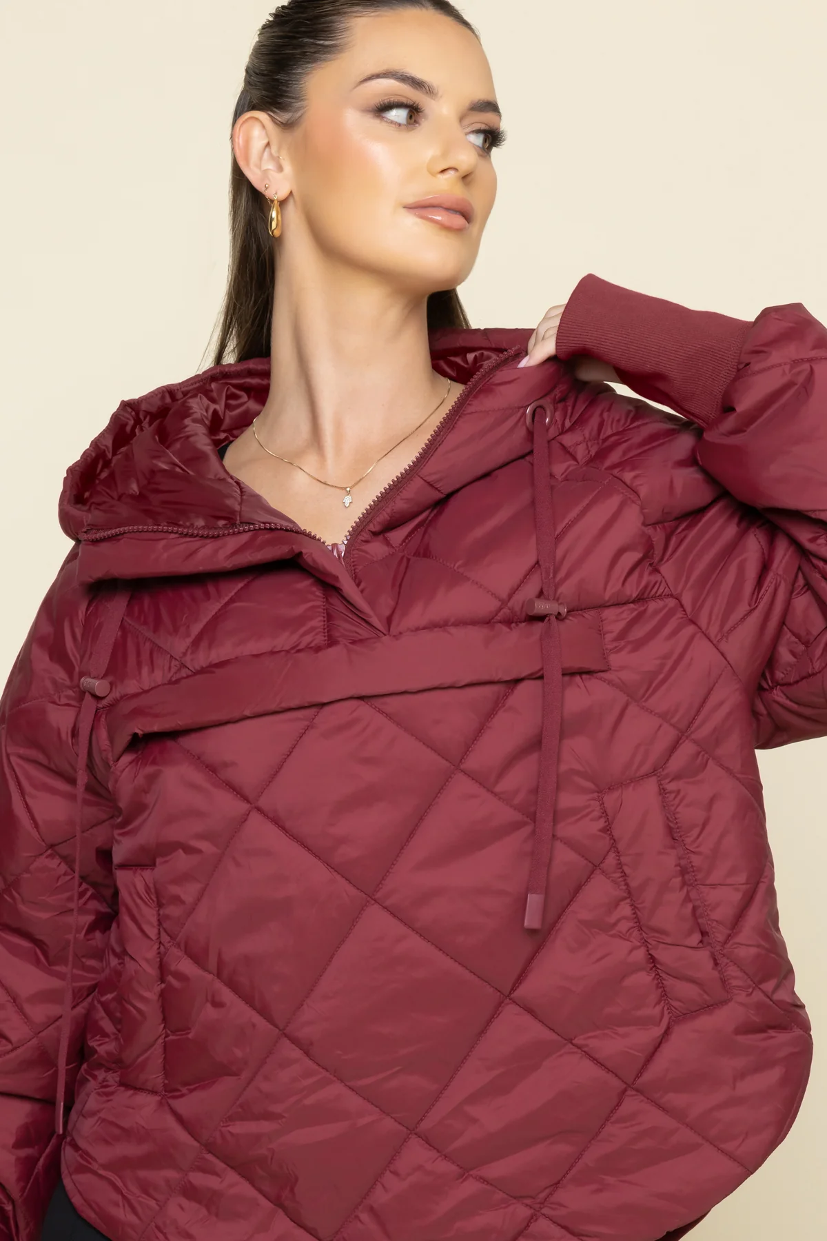 12274-pillow-packable-puffer-jacket-crimson-1.webp