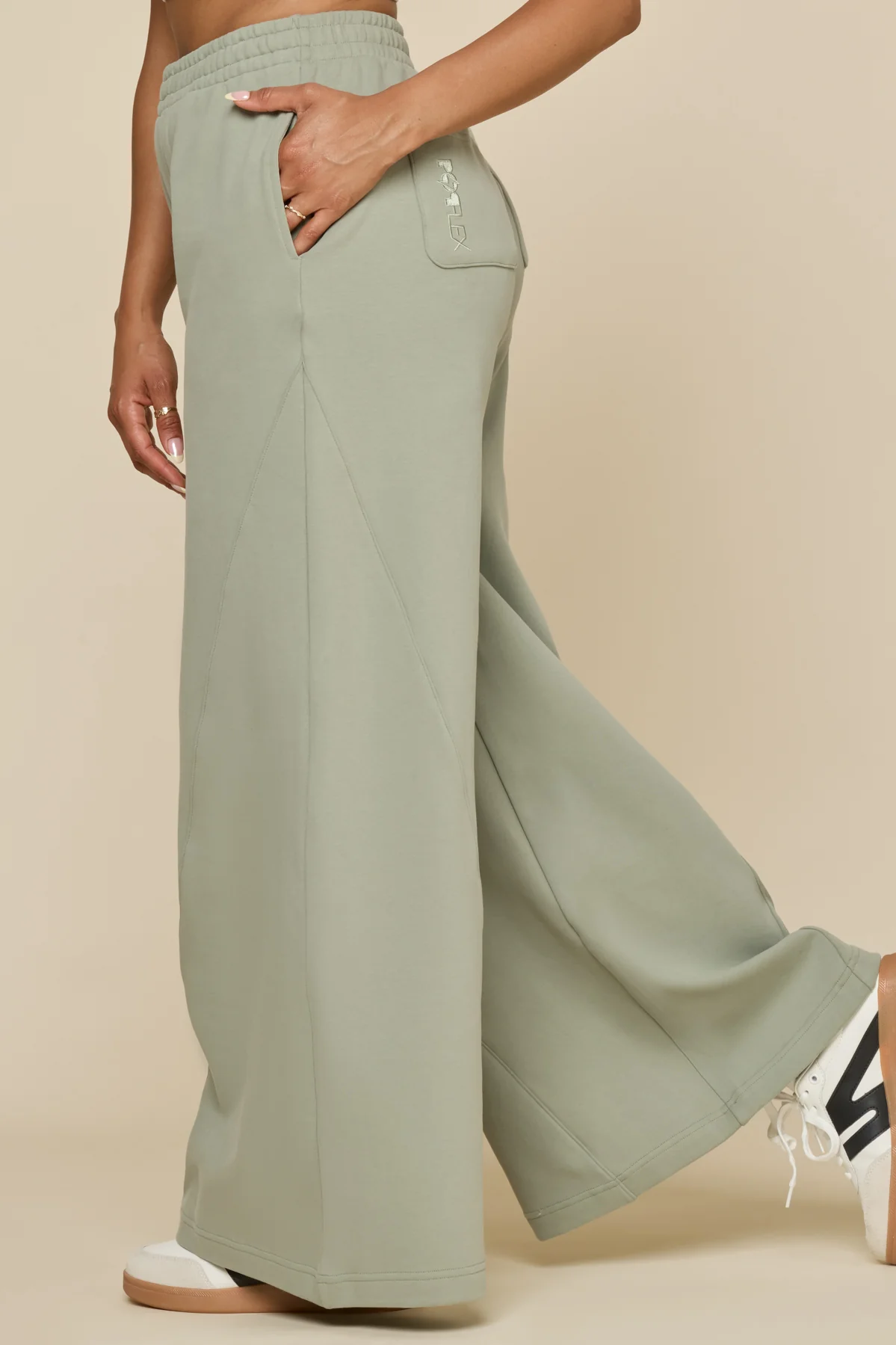 12696-superwide-sweatpant-light-sage-1.webp