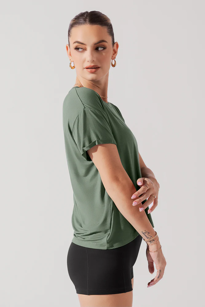 1347-the-perfect-tee-leaf-green-1.webp