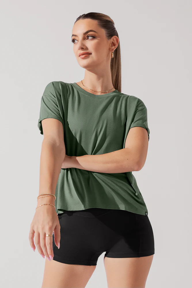 1347-the-perfect-tee-leaf-green-1.webp