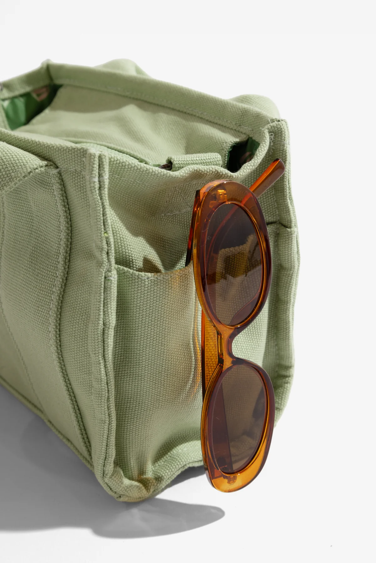 137-baby-sloane-tote-pistachio-1.webp