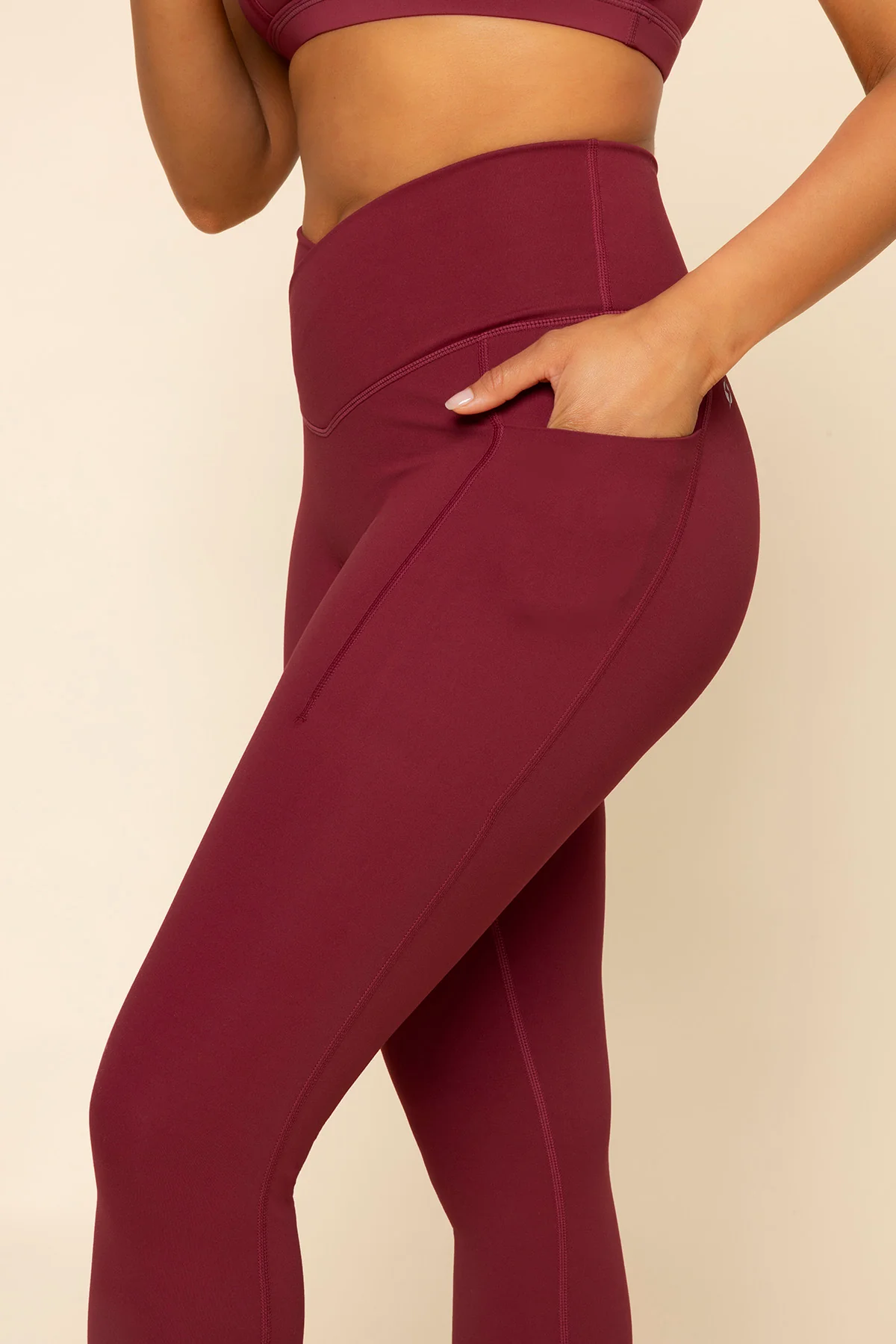 1469-crisscross-hourglass-leggings-with-pockets-crimson-1.webp