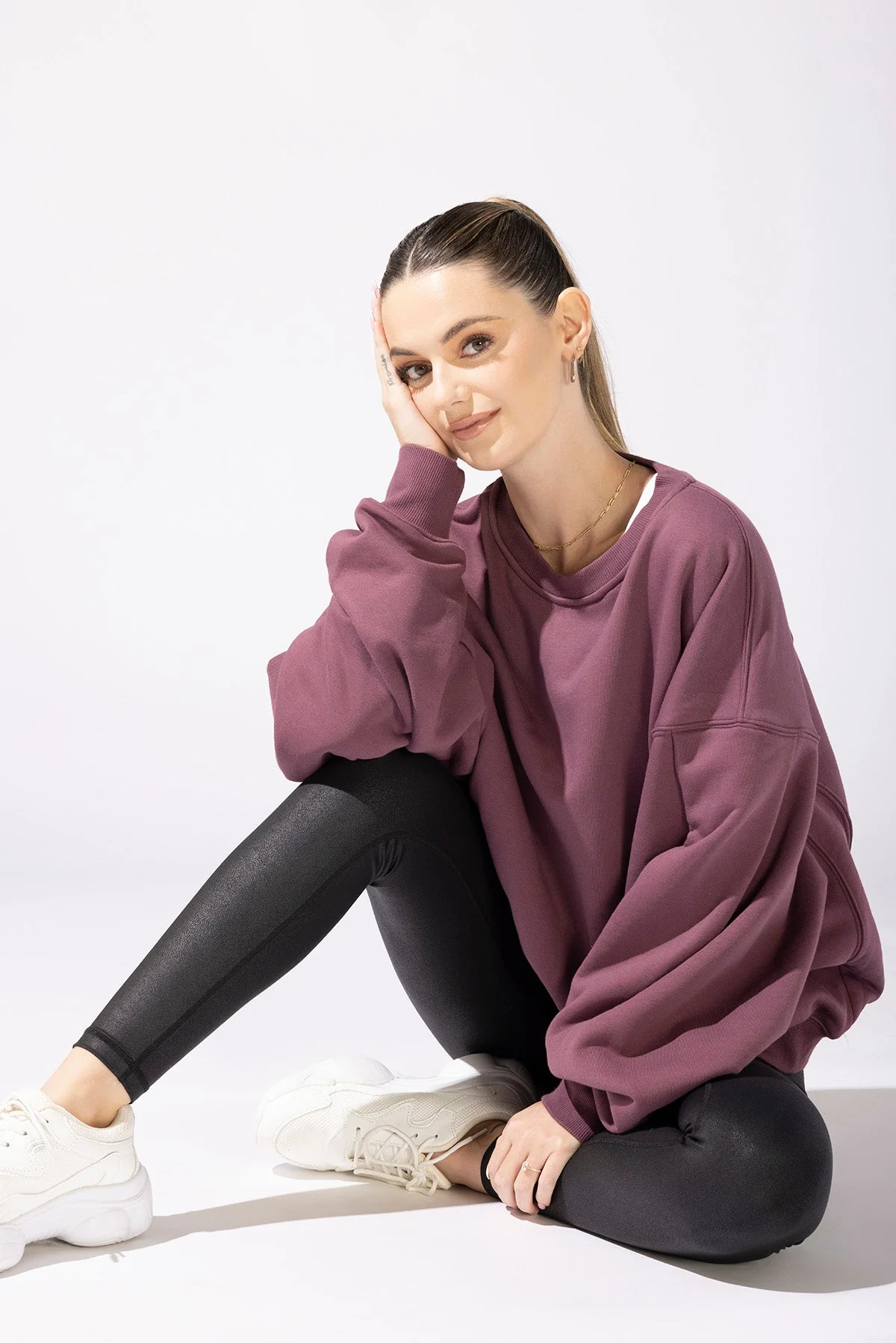 1545-brunch-sweater-merlot-1.webp