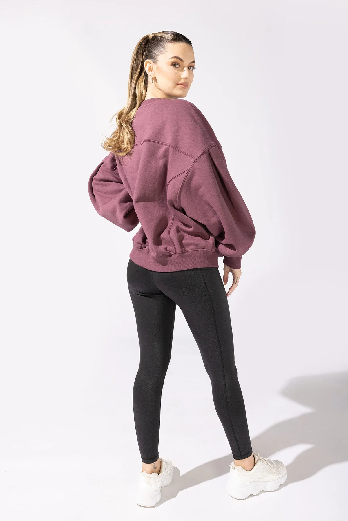 1545-brunch-sweater-merlot-1.webp
