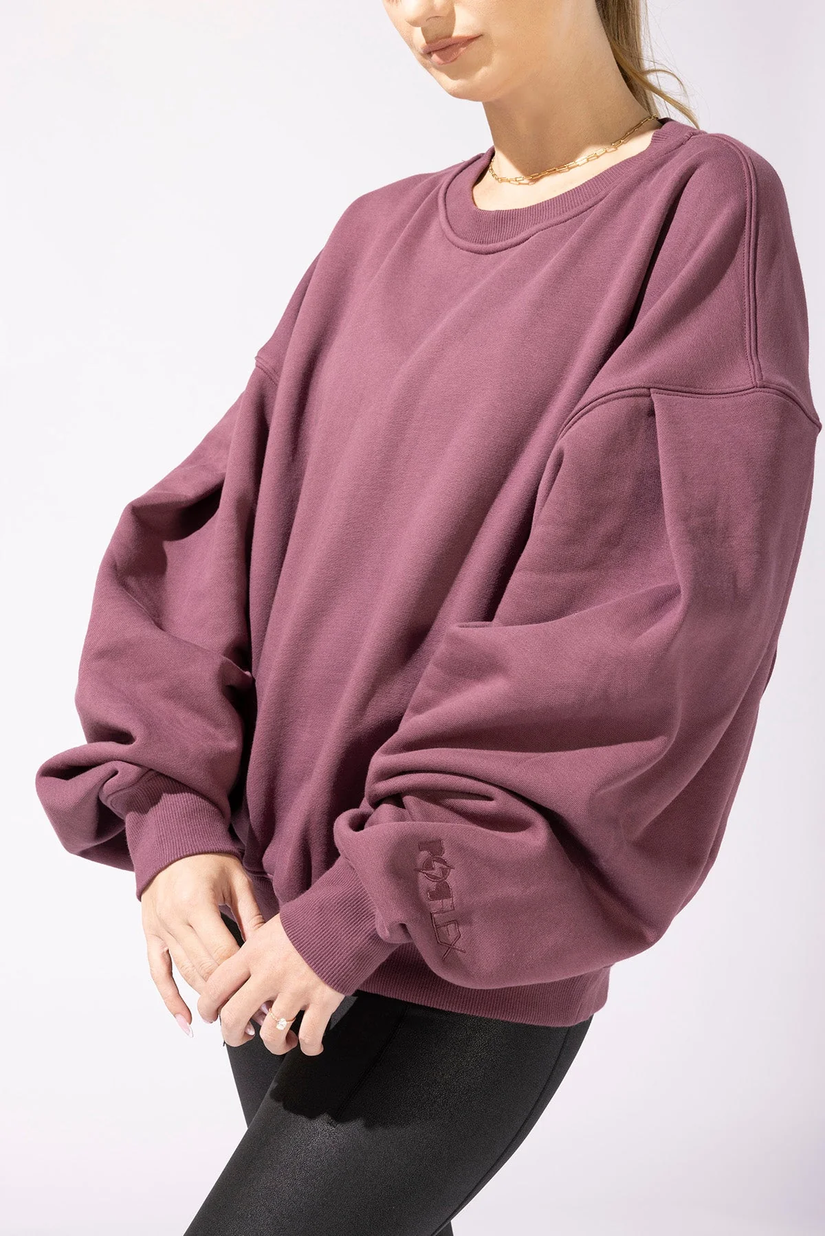 1545-brunch-sweater-merlot-1.webp