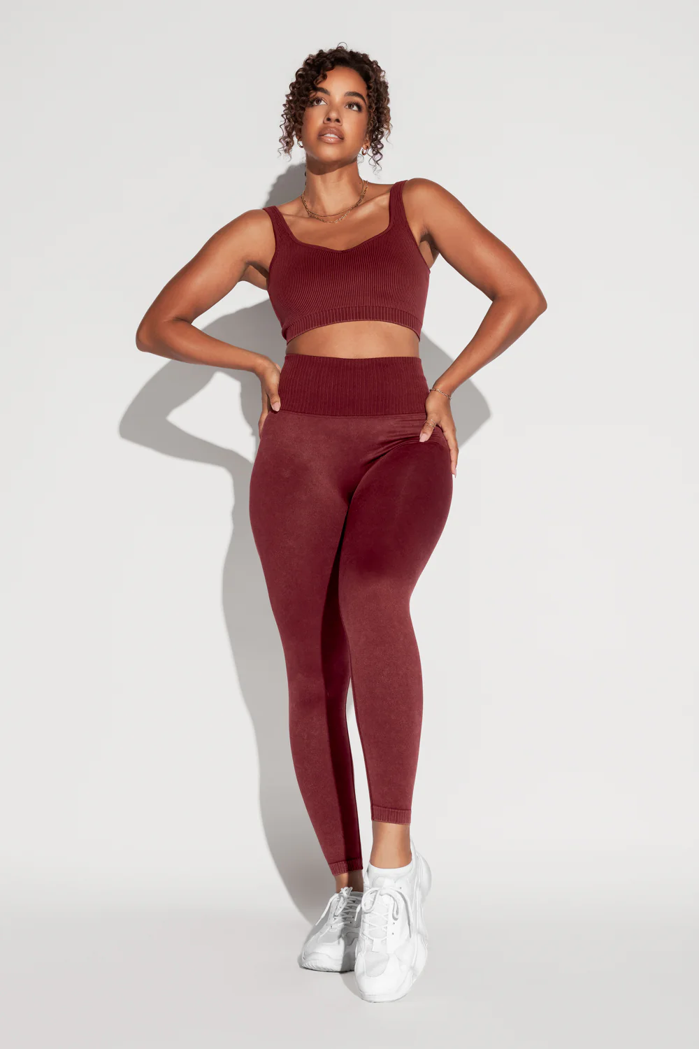 1899-be-my-sweetheart-seamless-crop-top-garnet-1.webp