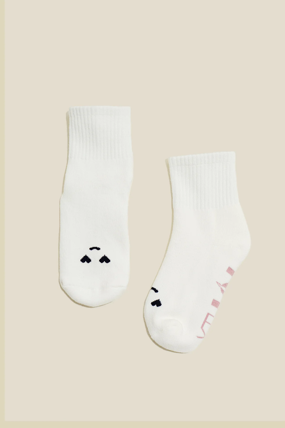 199-mixed-emotions-crew-socks-heart-eyes-1.webp