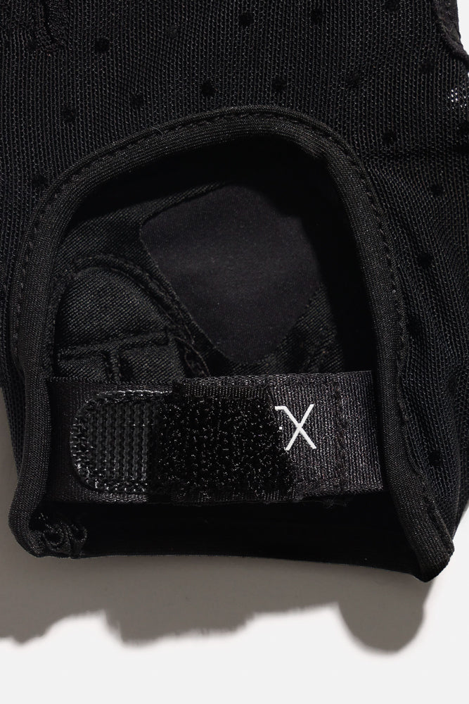 202-luxe-mesh-training-gloves-black-dot-1.webp