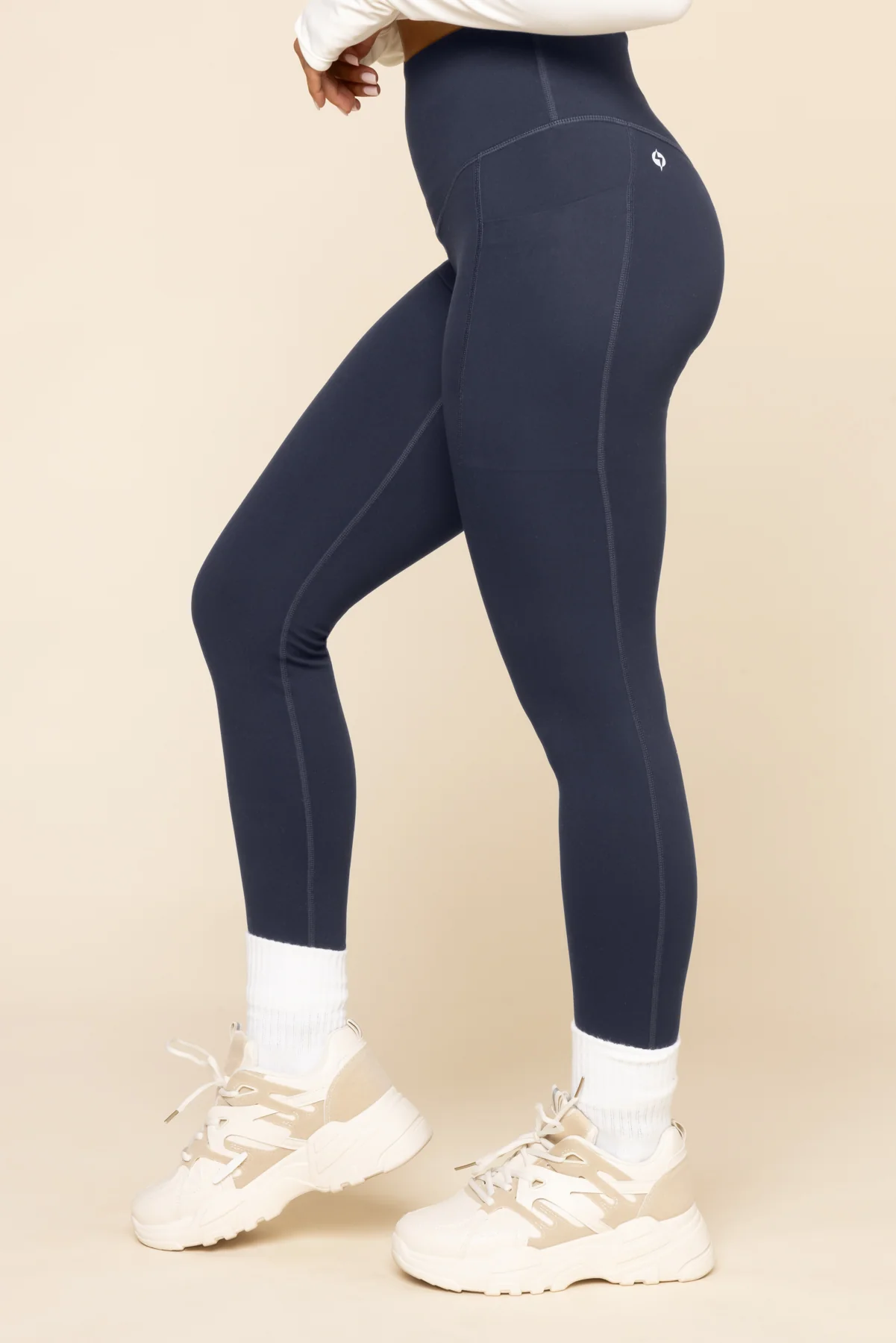 2122-supersculpt-leggings-with-pockets-cosmic-navy-1.webp