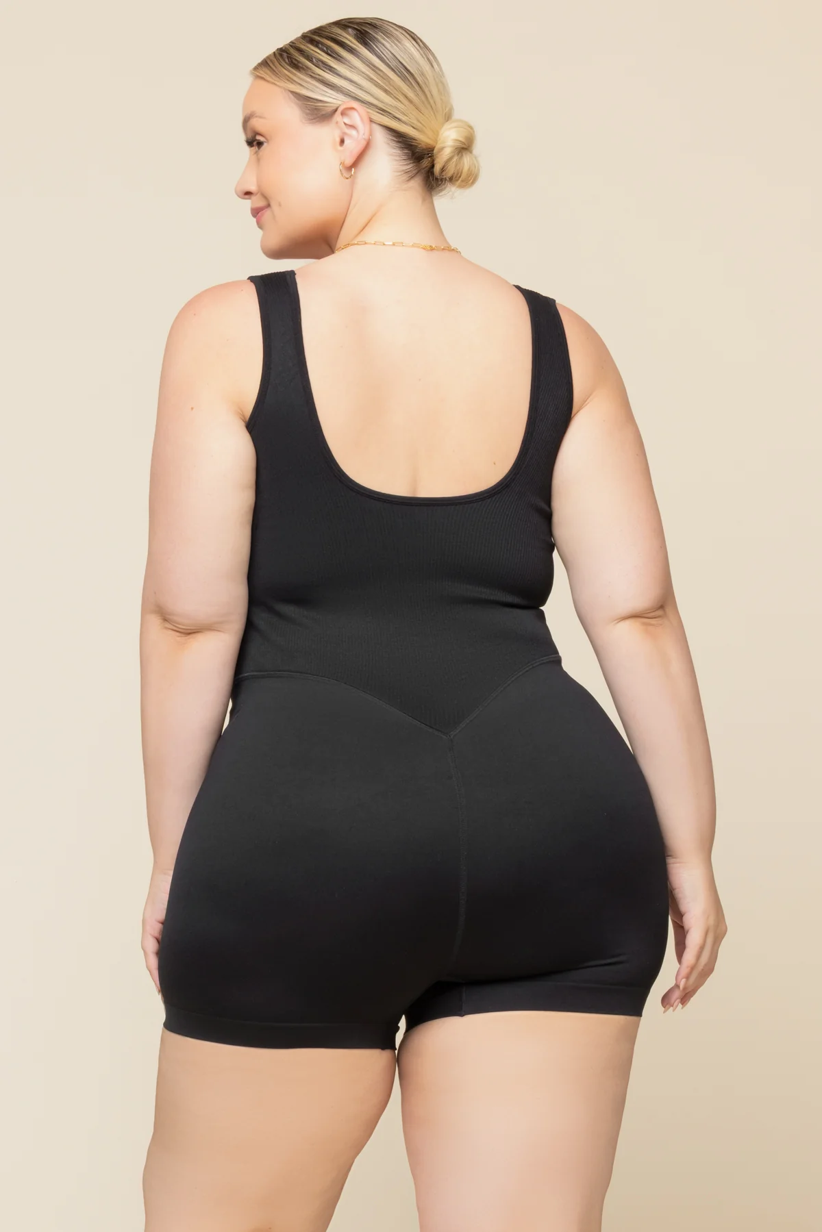 2231-hey-shorty-seamless-shortsie-black-1.webp