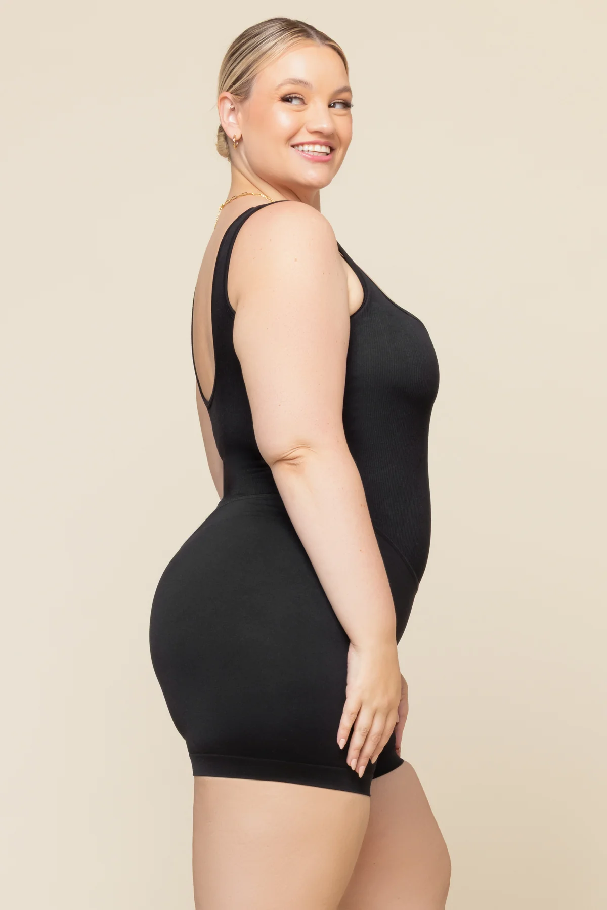 2231-hey-shorty-seamless-shortsie-black-1.webp