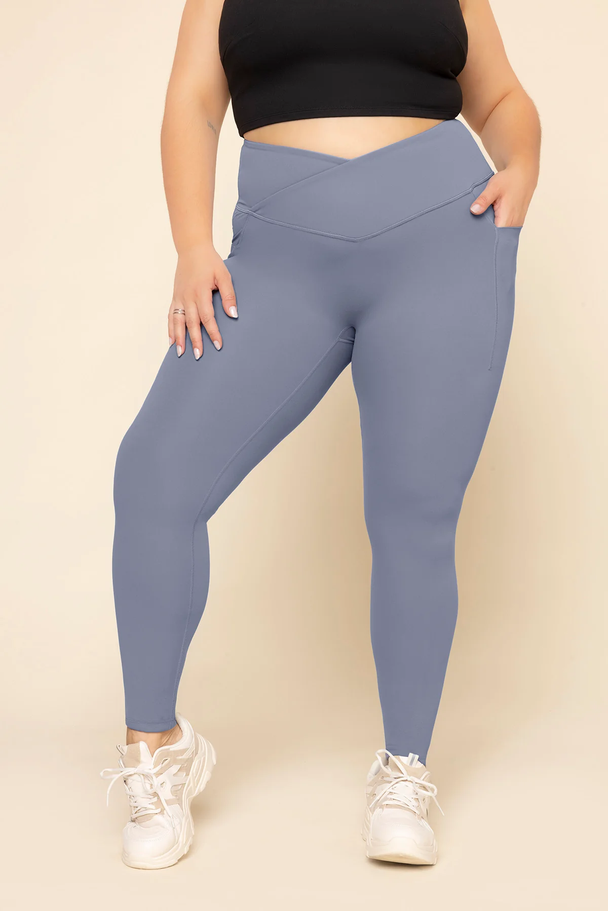 2293-crisscross-hourglass-leggings-with-pockets-blue-mist-1.webp