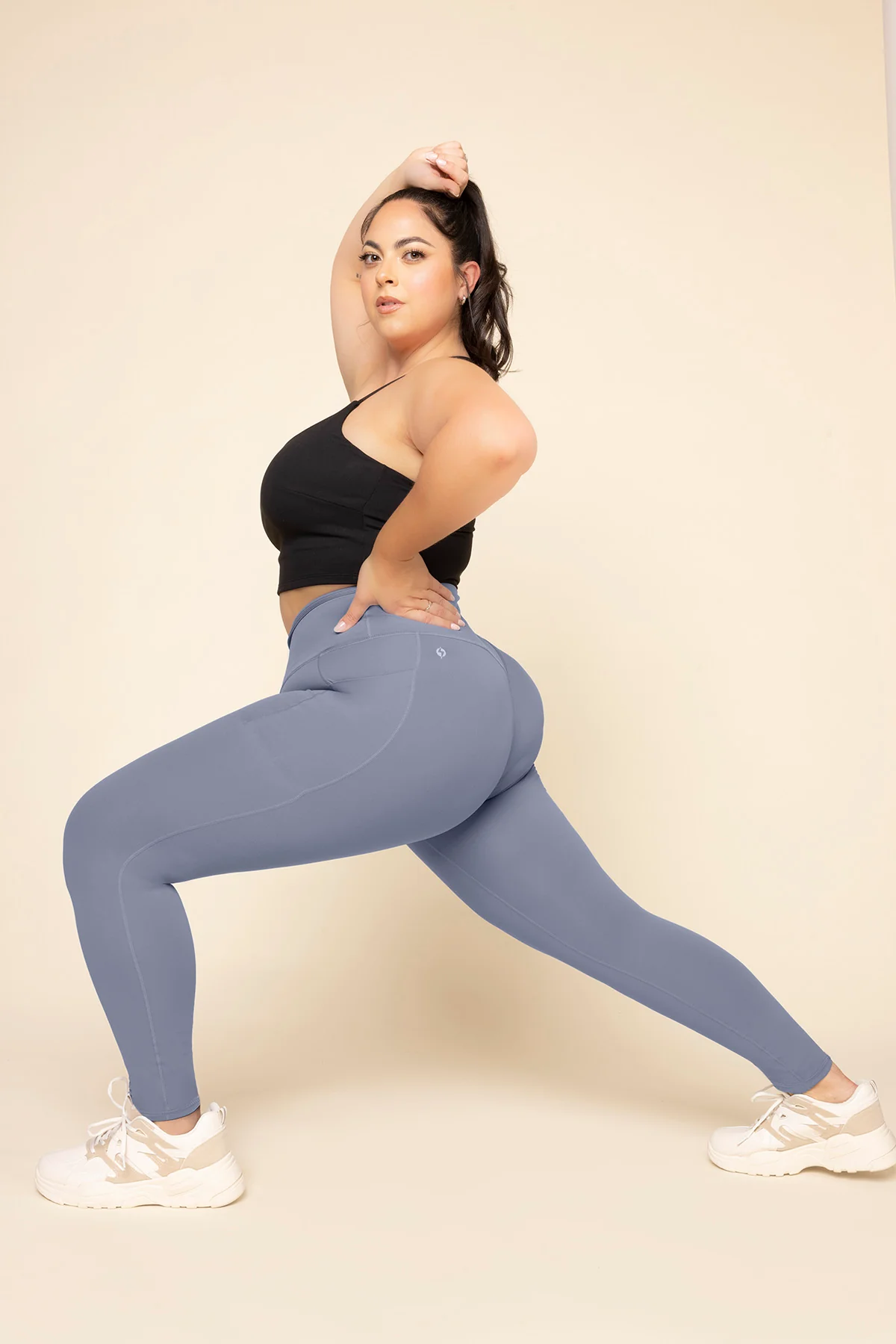 2293-crisscross-hourglass-leggings-with-pockets-blue-mist-1.webp