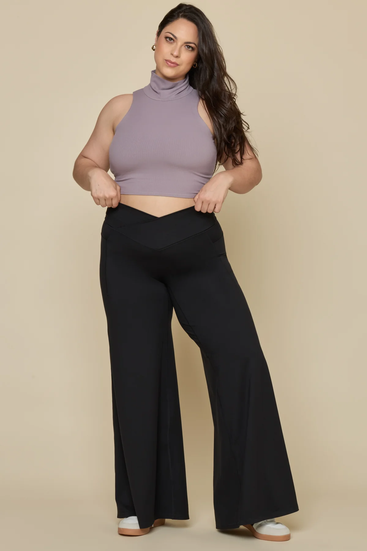 2493-crisscross-hourglass-wide-legging-black-1.webp