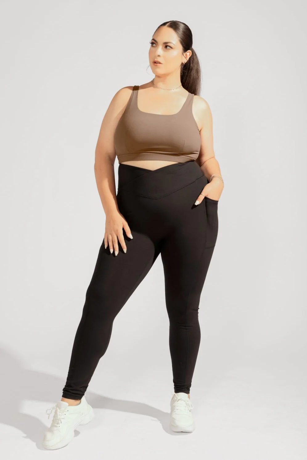 253-crisscross-hourglass-leggings-with-pockets-black-1.webp