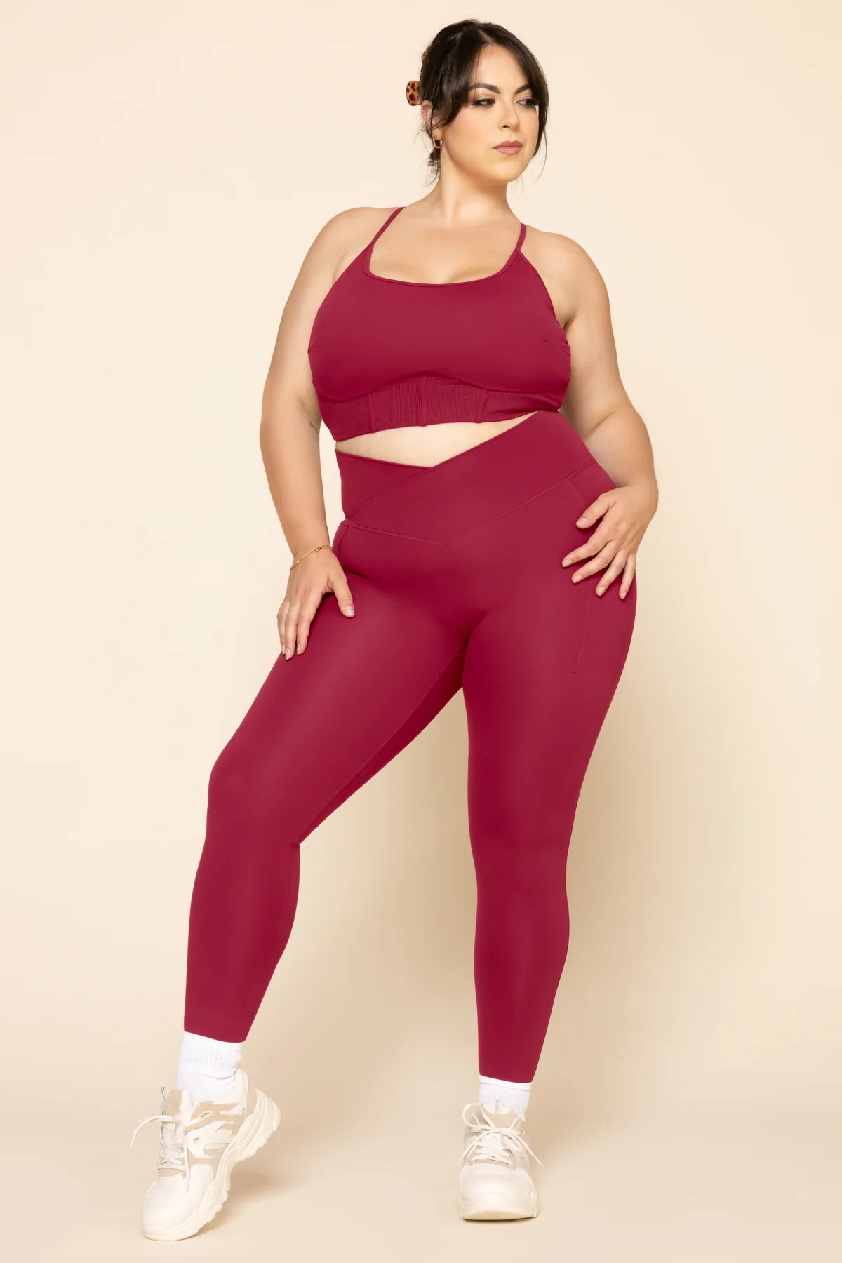 2539-crisscross-hourglass-leggings-with-pockets-ruby-1.webp