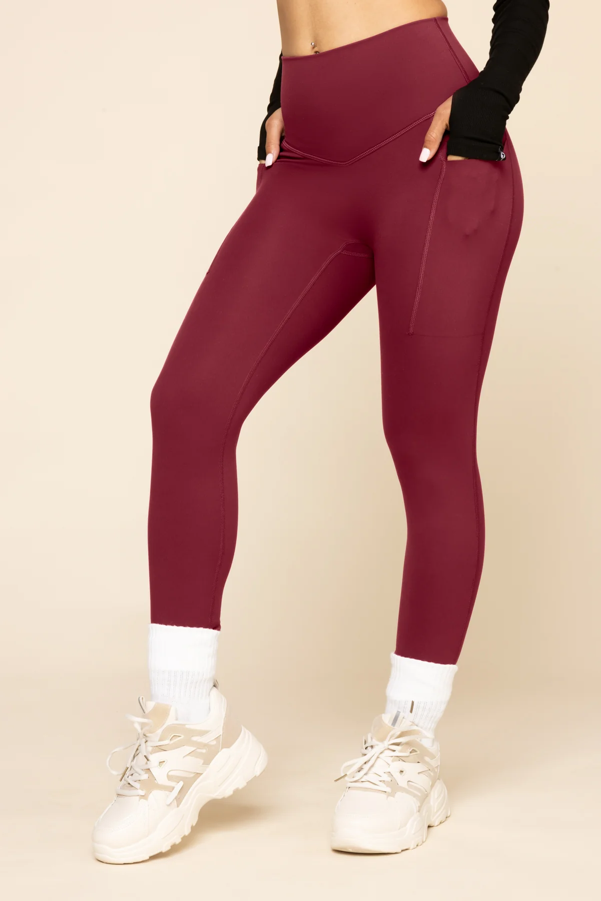 2595-supersculpt-leggings-with-pockets-crimson-1.webp