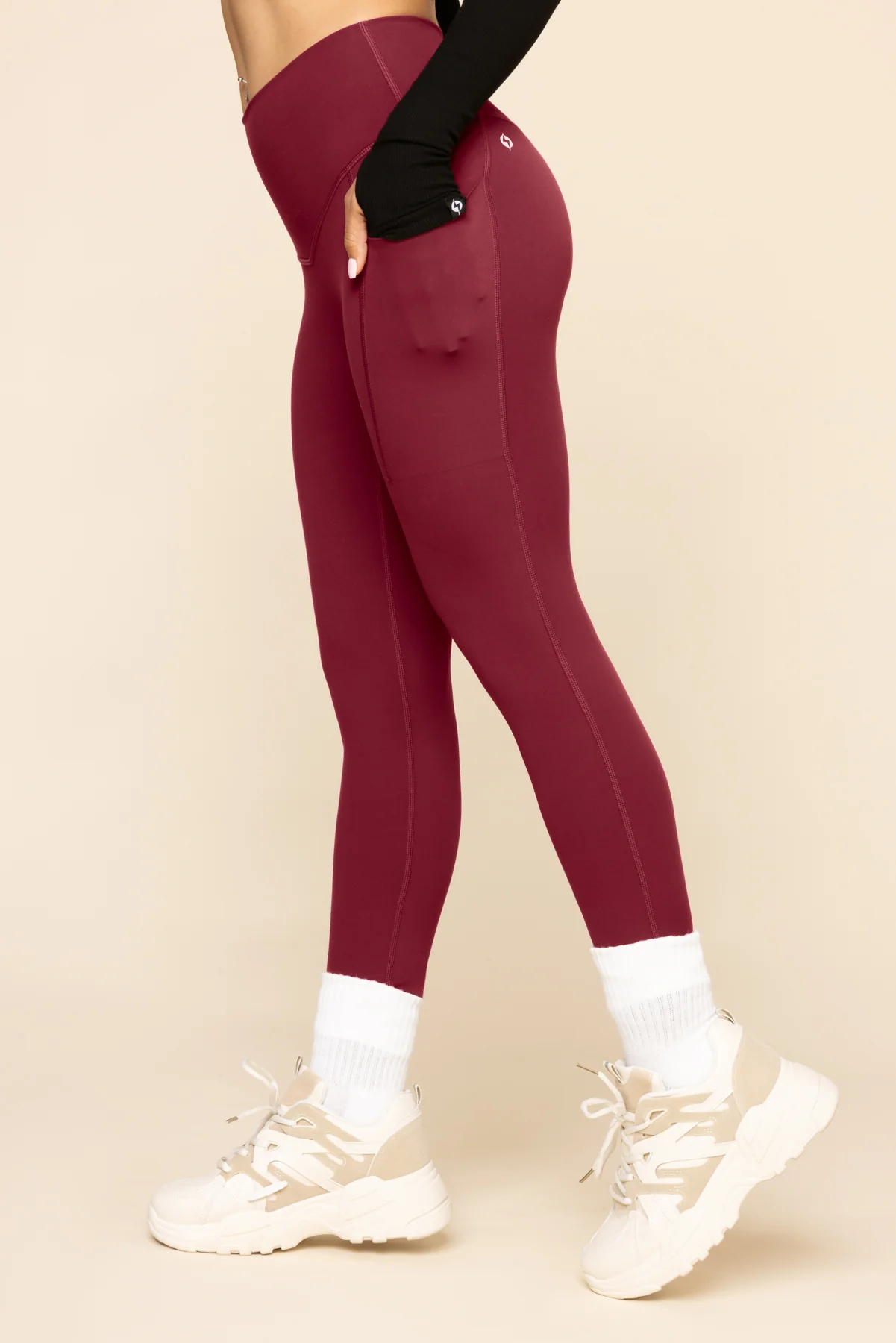 2595-supersculpt-leggings-with-pockets-crimson-1.webp