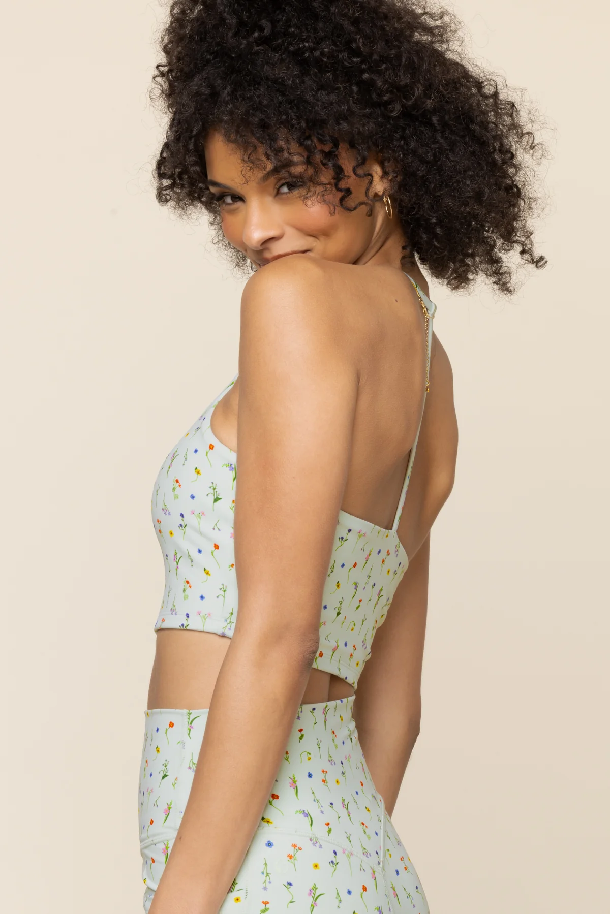 2789-flexy-crop-top-meadow-1.webp