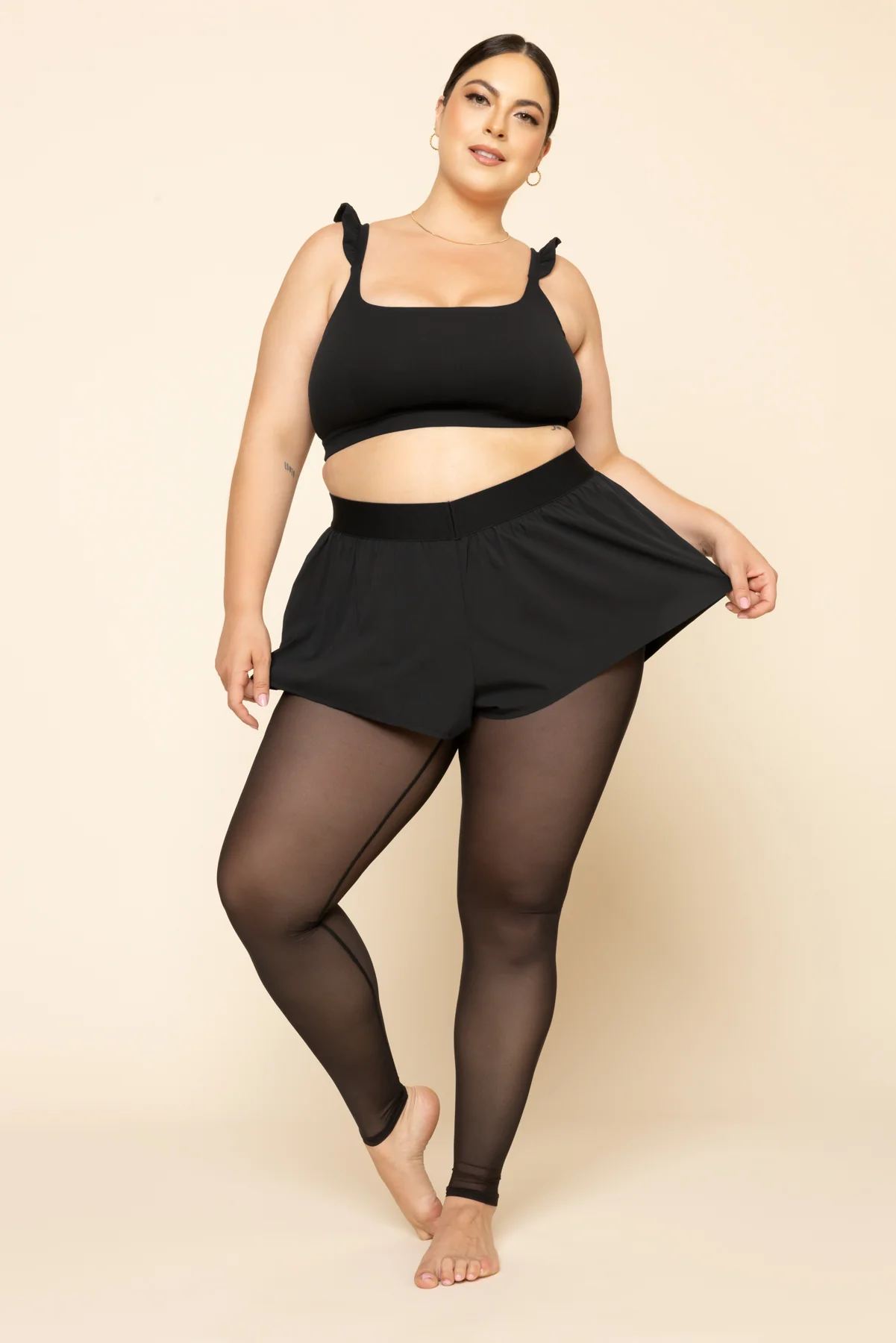 2814-on-the-run-ruffle-tights-black-1.webp