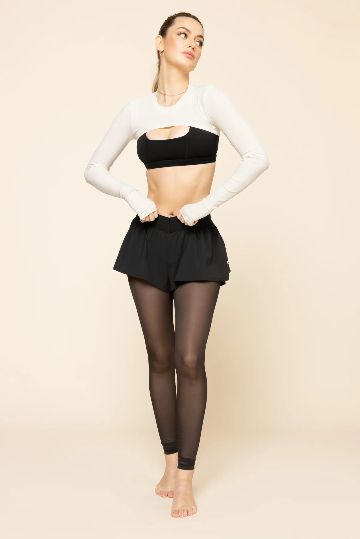 2814-on-the-run-ruffle-tights-black-1.webp