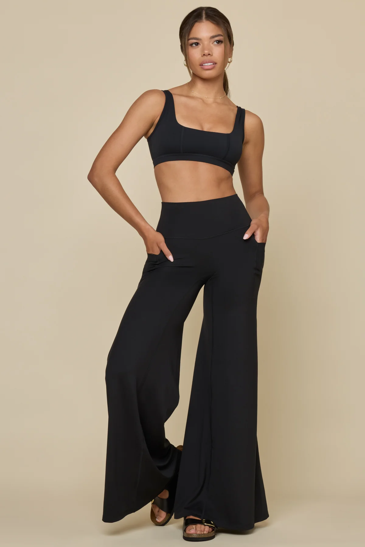 Supersculptâ¢ Wide Legging - Black