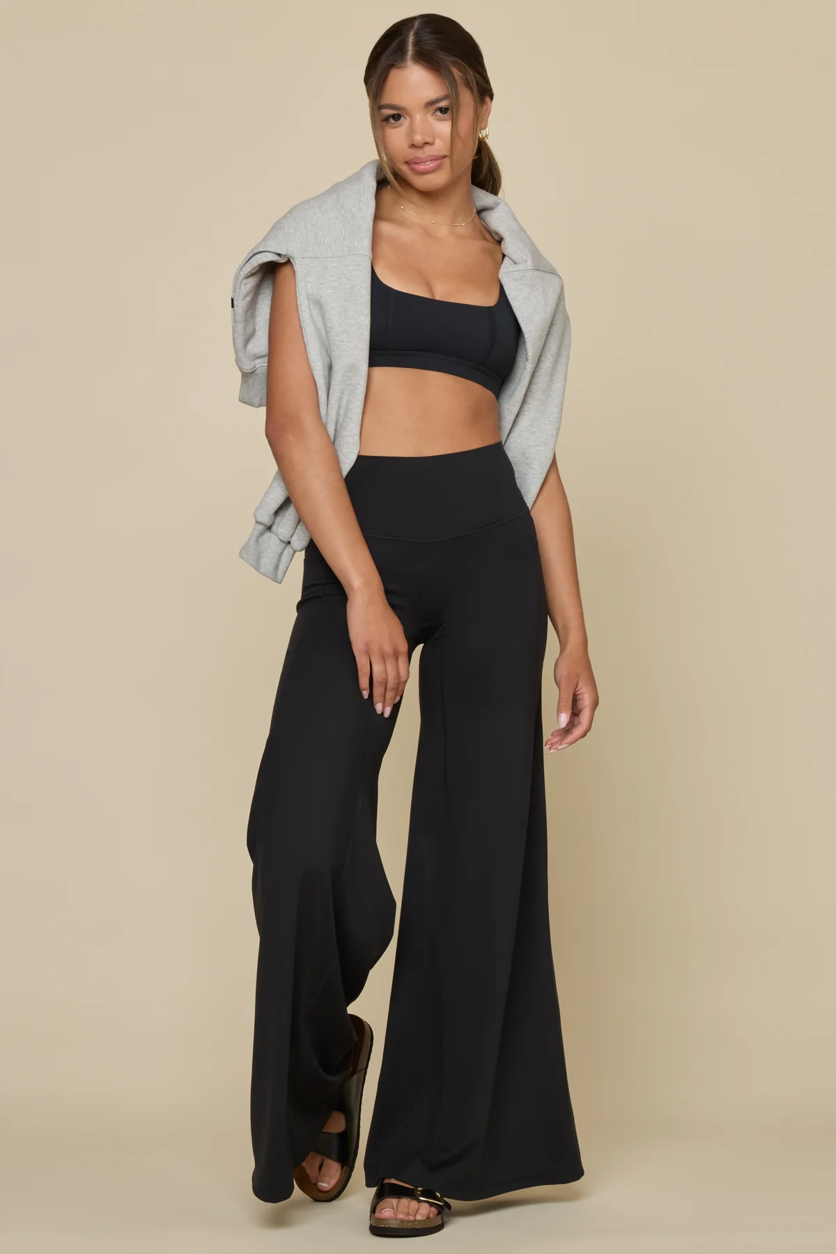 2978-supersculpt-wide-legging-black-1.webp