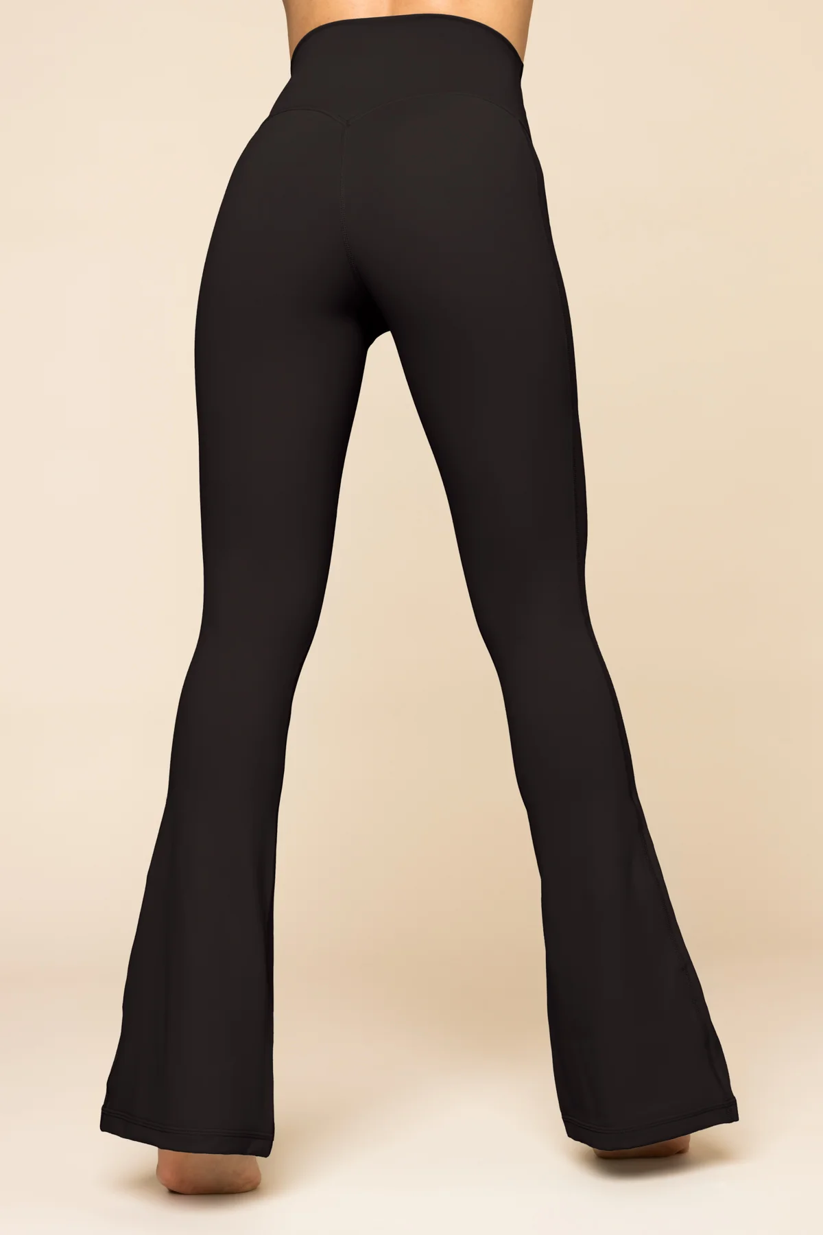 309-crisscross-hourglass-flared-leggings-with-pockets-black-1.webp