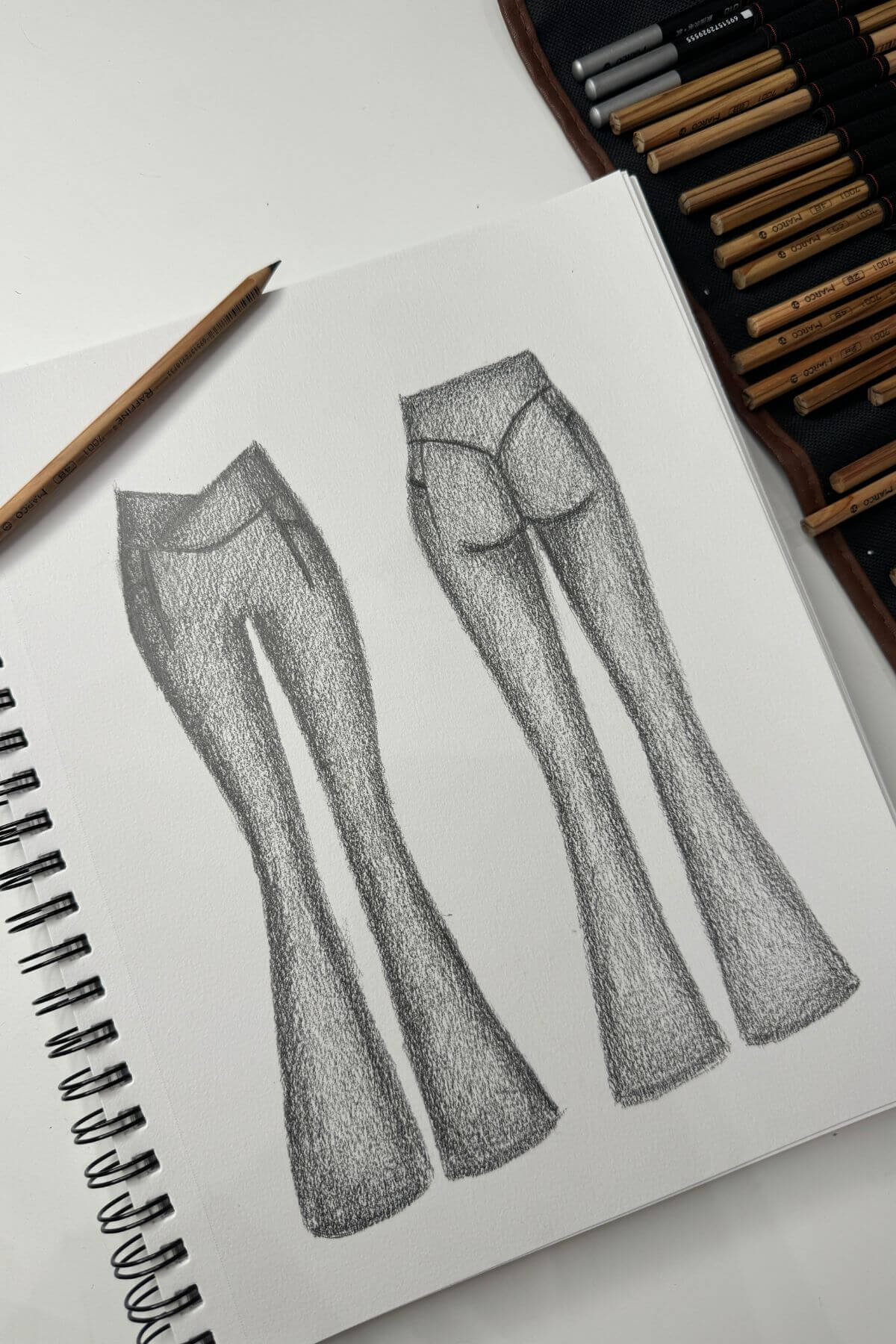 309-crisscross-hourglass-flared-leggings-with-pockets-black-1.webp