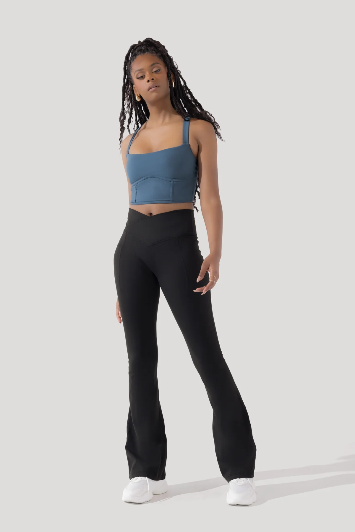 309-crisscross-hourglass-flared-leggings-with-pockets-black-1.webp
