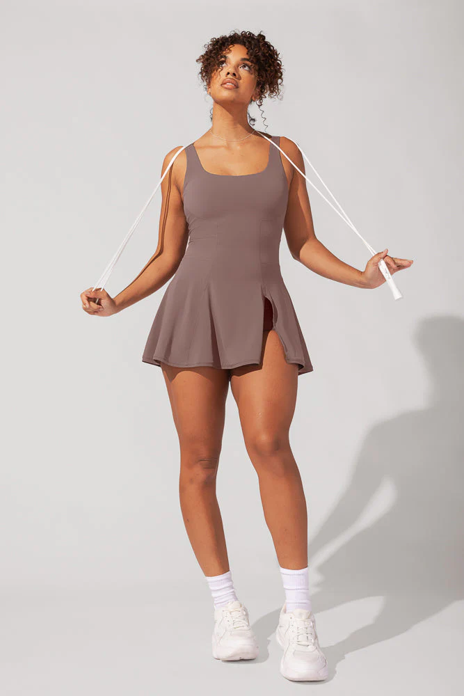 3133-tie-breaker-superdress-peppercorn-1.webp