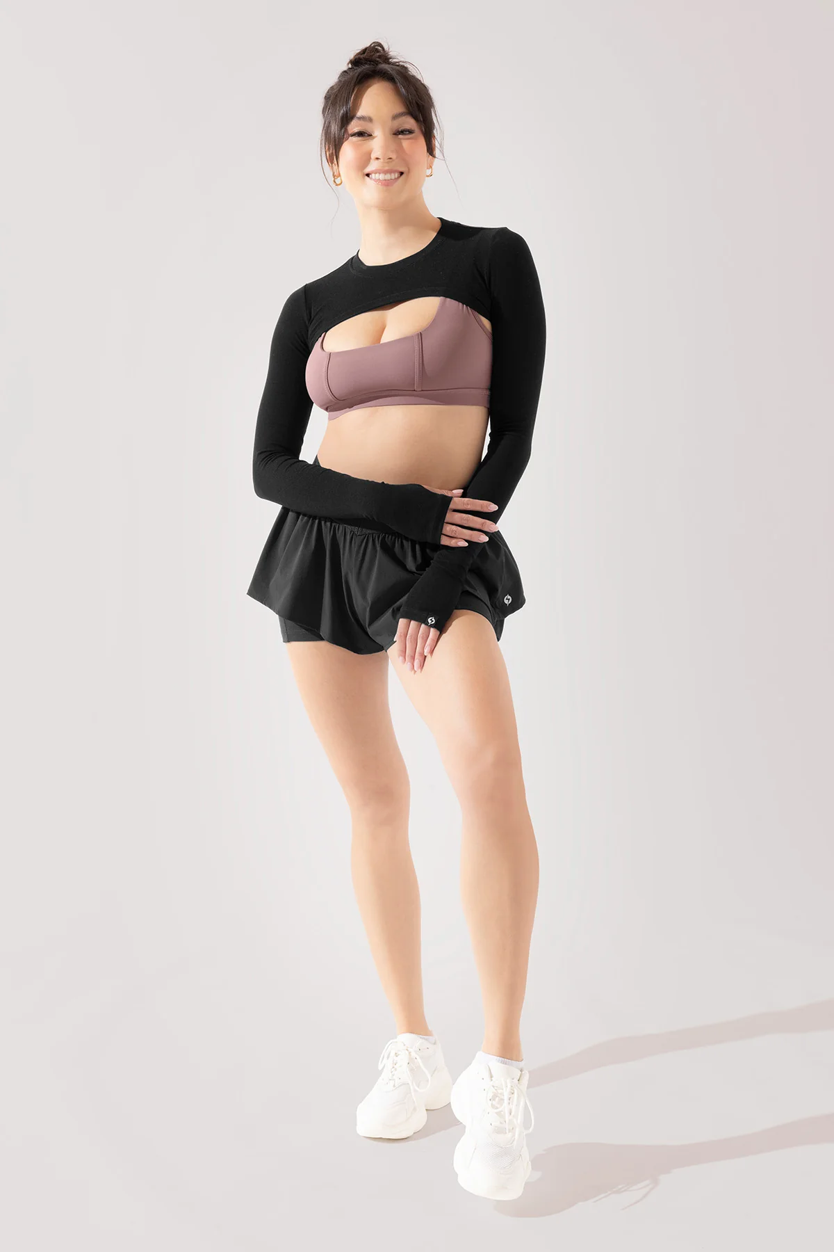 3242-on-the-run-ruffle-short-black-1.webp