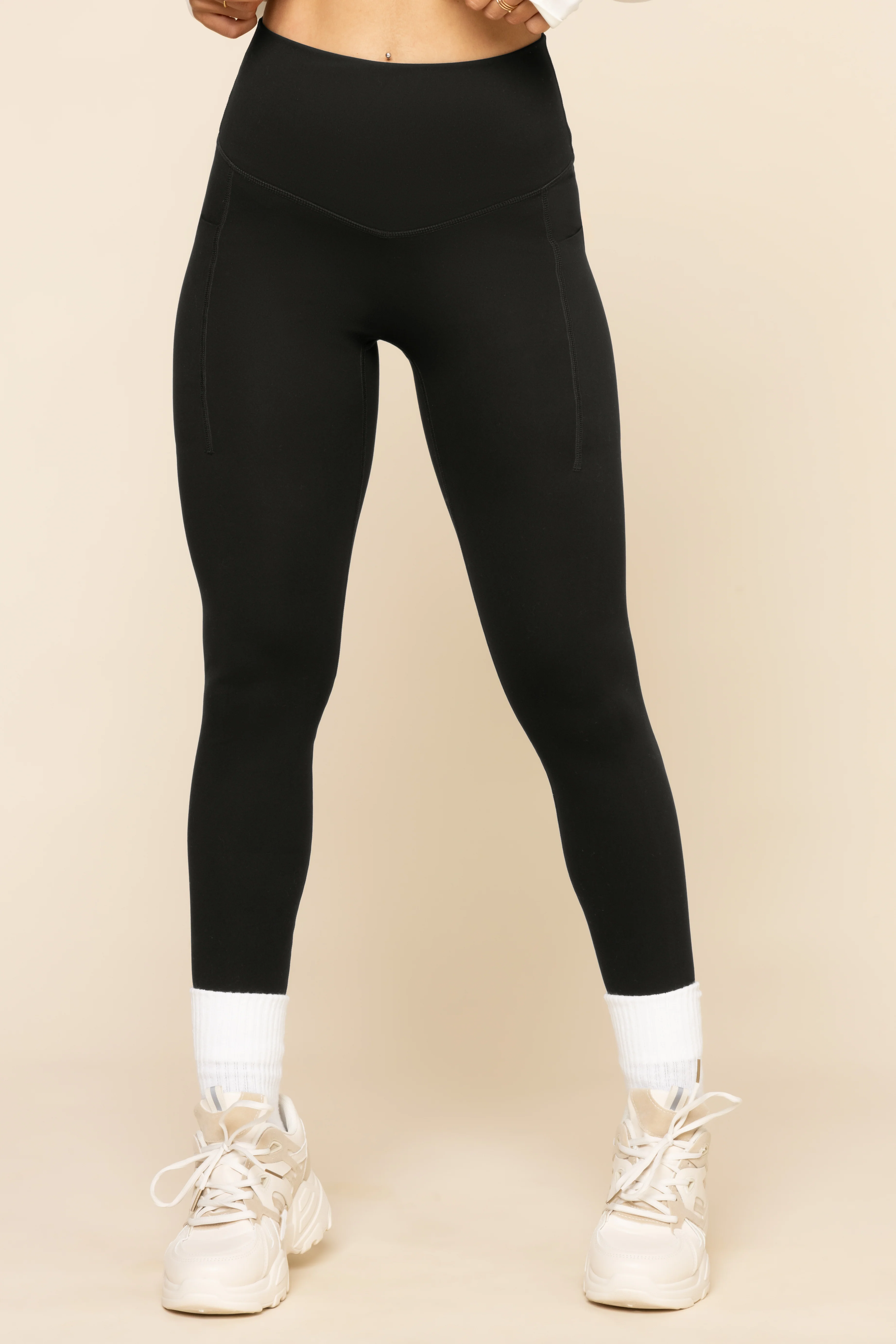 Supersculptâ¢ Leggings with Pockets - Black