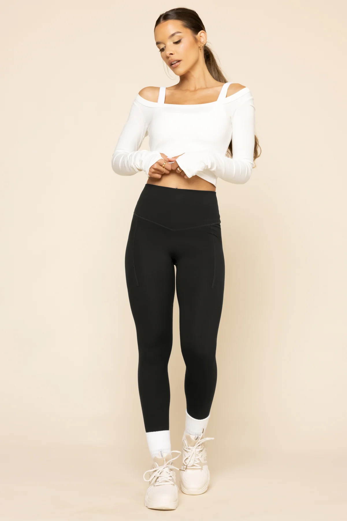 355-supersculpt-leggings-with-pockets-black-1.webp