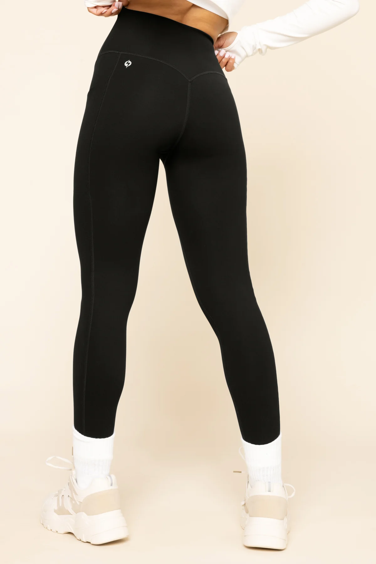 355-supersculpt-leggings-with-pockets-black-1.webp
