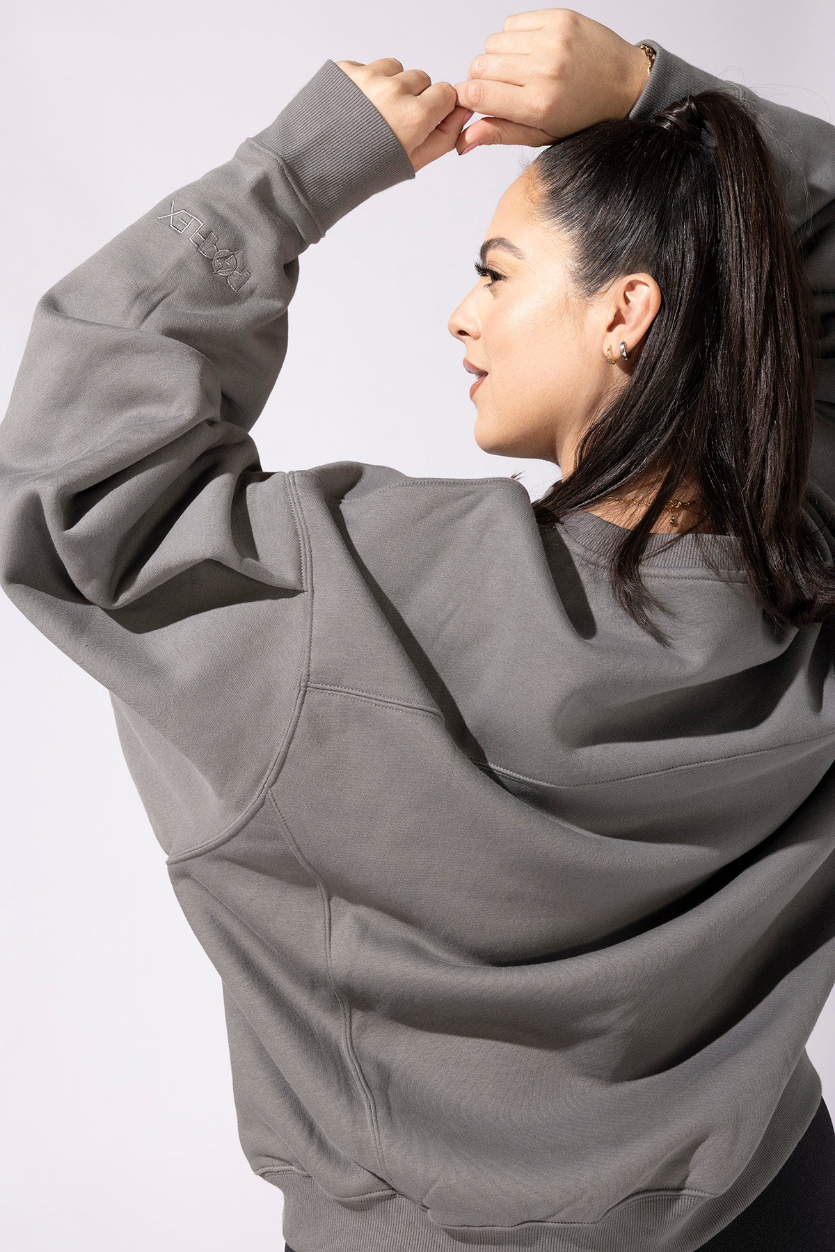 3960-brunch-sweater-smoke-1.jpg