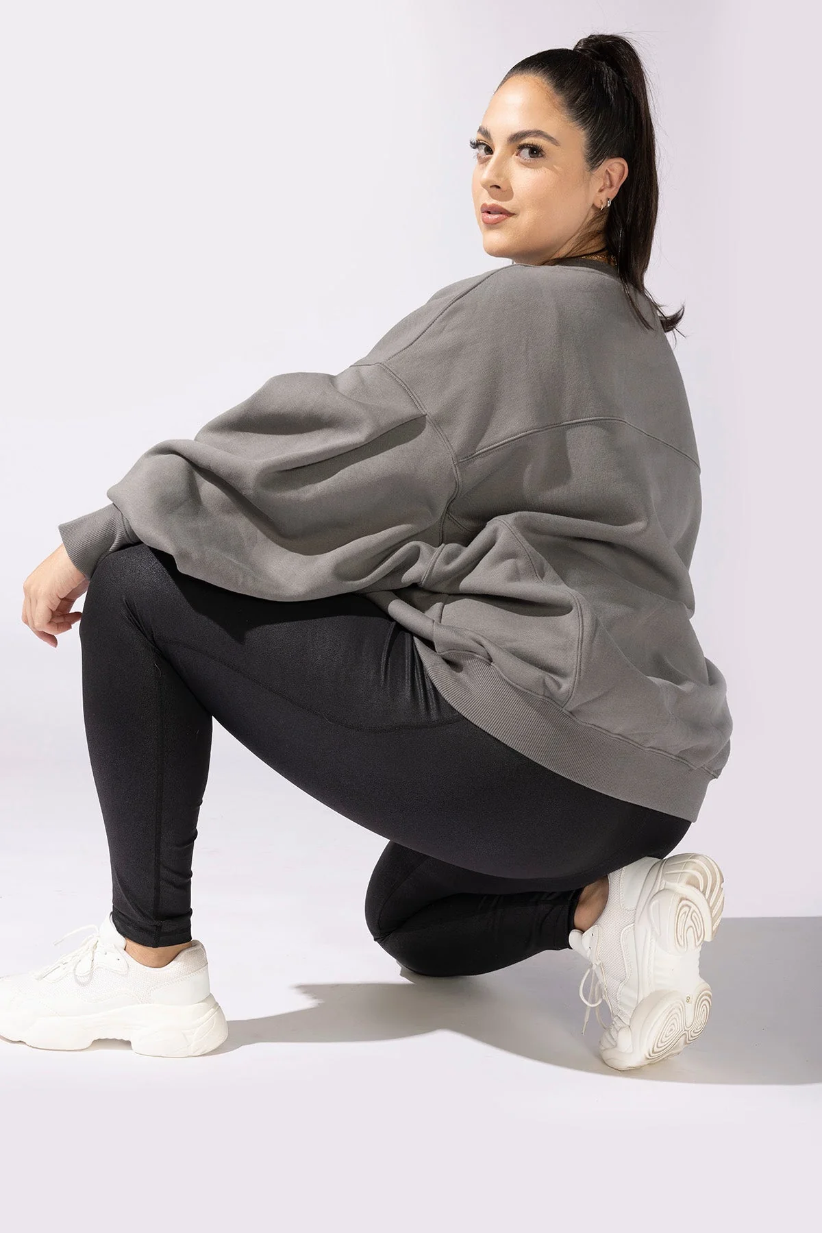 3960-brunch-sweater-smoke-1.jpg